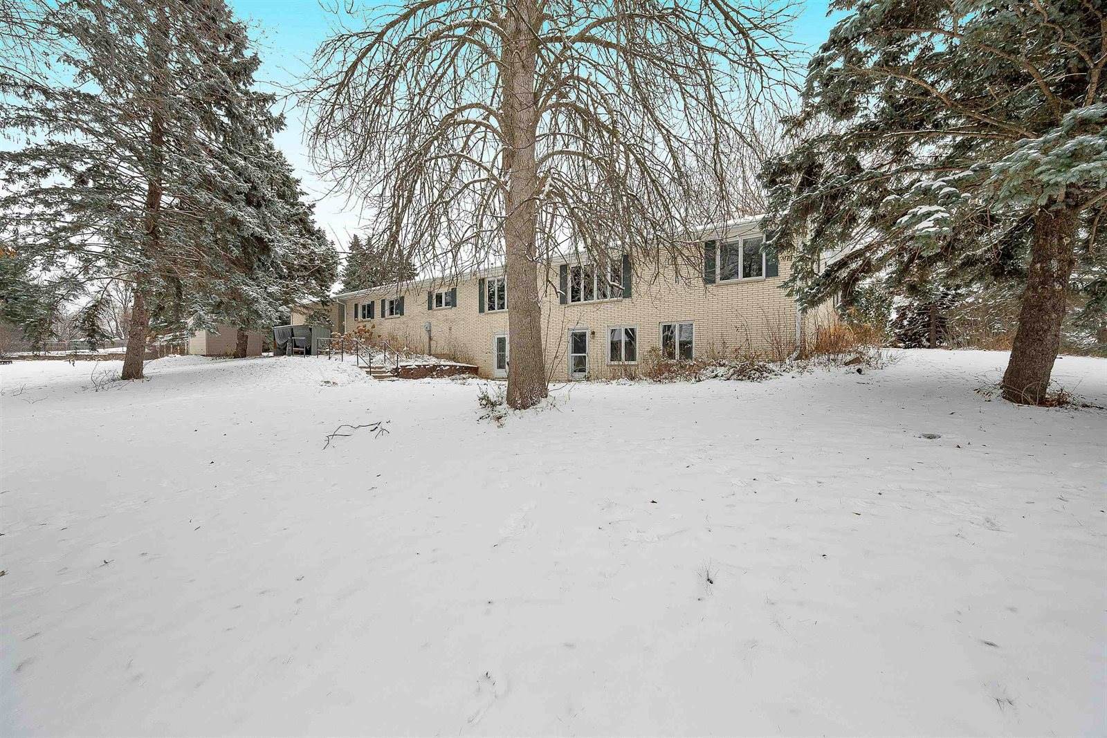 2780 South Ridge Road, Green Bay, WI 54304