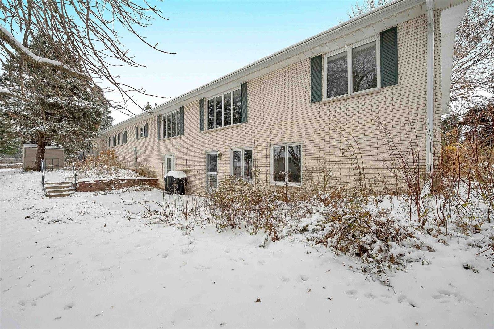 2780 South Ridge Road, Green Bay, WI 54304