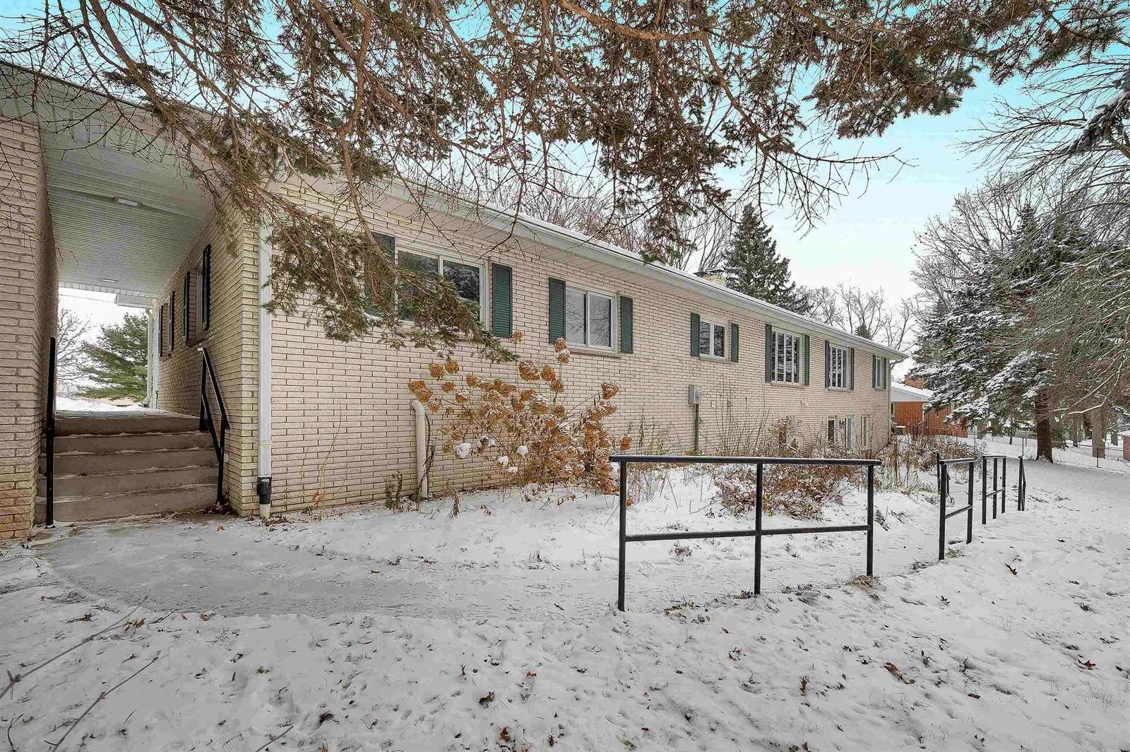 2780 South Ridge Road, Green Bay, WI 54304