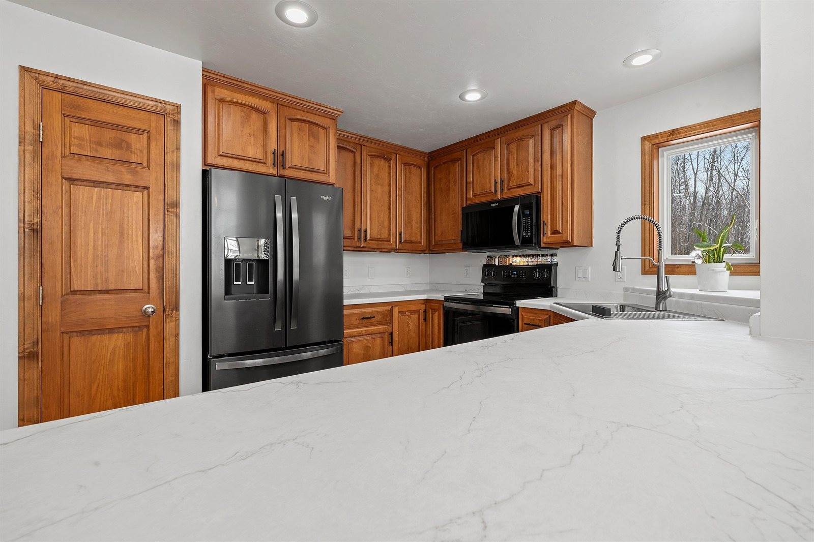 2280 Southern Cross Road, Green Bay, WI 54303