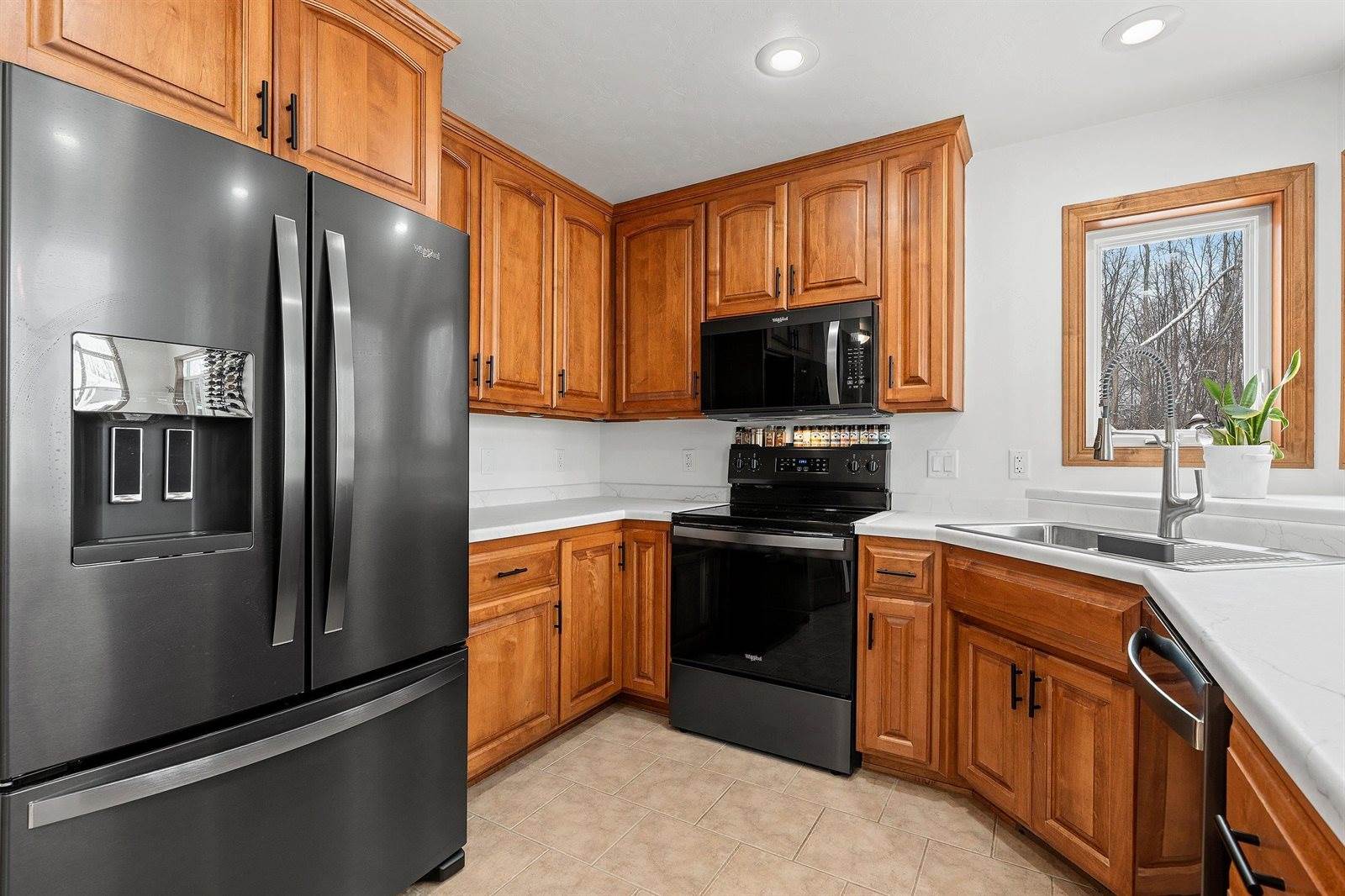 2280 Southern Cross Road, Green Bay, WI 54303