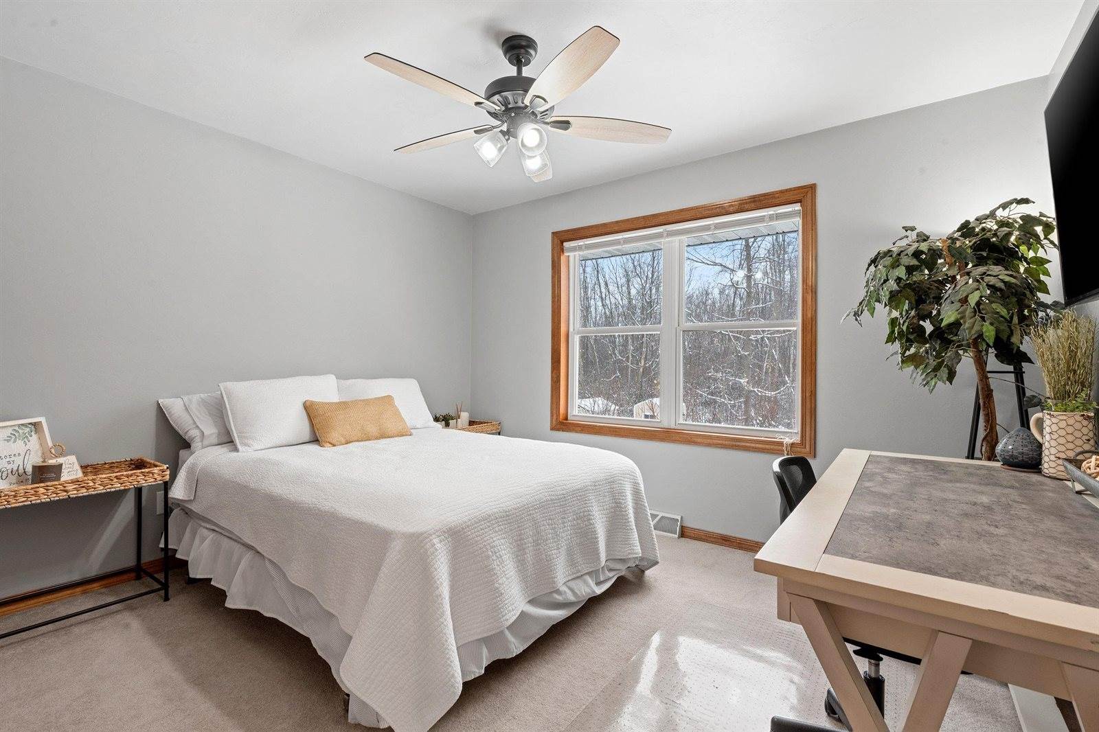 2280 Southern Cross Road, Green Bay, WI 54303