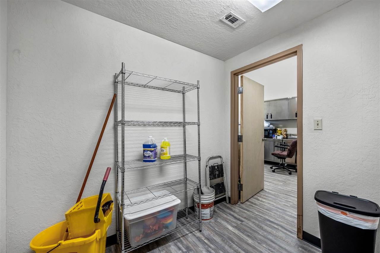 102 SW 11th St, Lawton, OK 73501