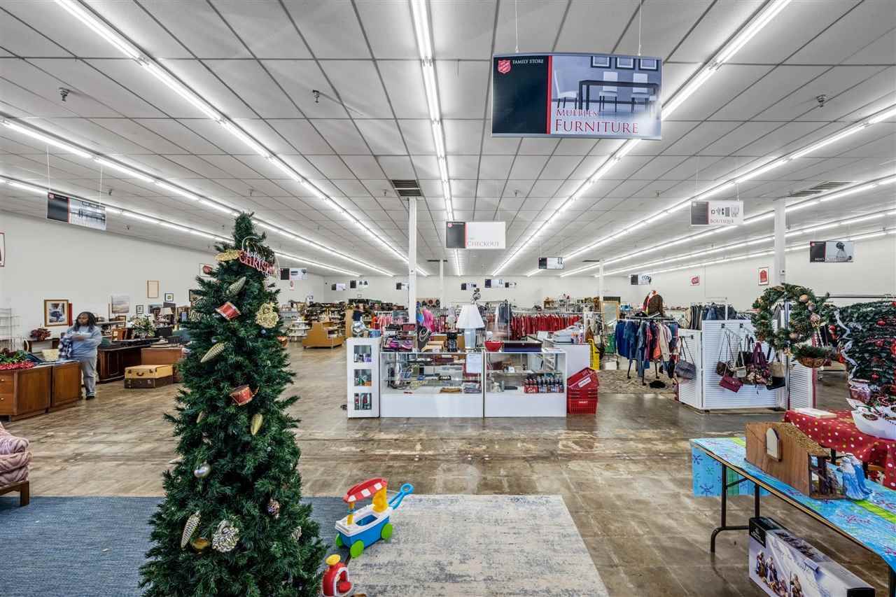 102 SW 11th St, Lawton, OK 73501