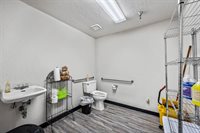 102 SW 11th St, Lawton, OK 73501