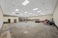 102 SW 11th St, Lawton, OK 73501