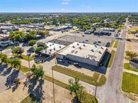 102 SW 11th St, Lawton, OK 73501