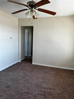 403 Nebraska, Geronimo, OK 73543