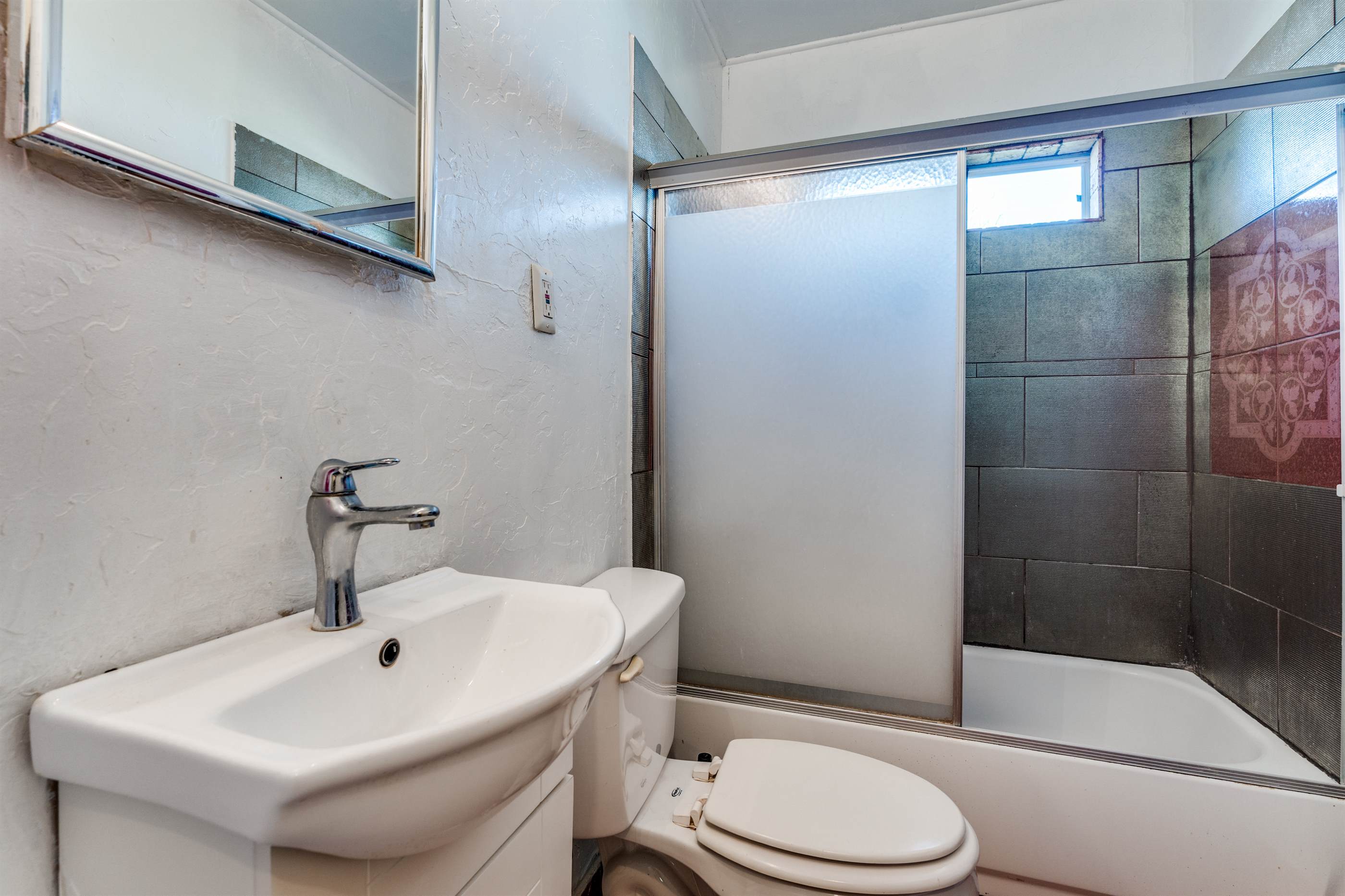 2833 Falls Drive, Dallas, TX 75211