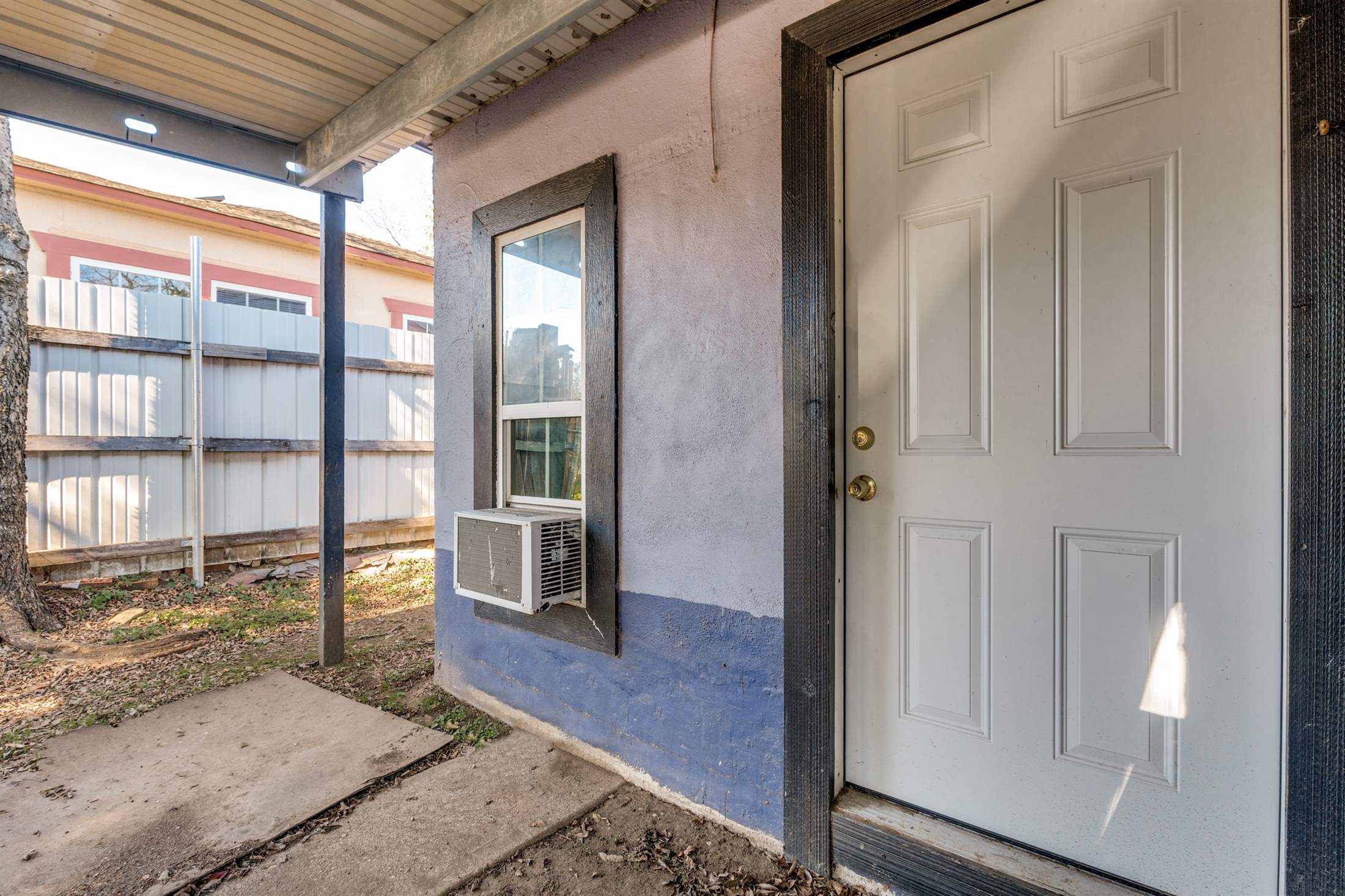 2833 Falls Drive, Dallas, TX 75211