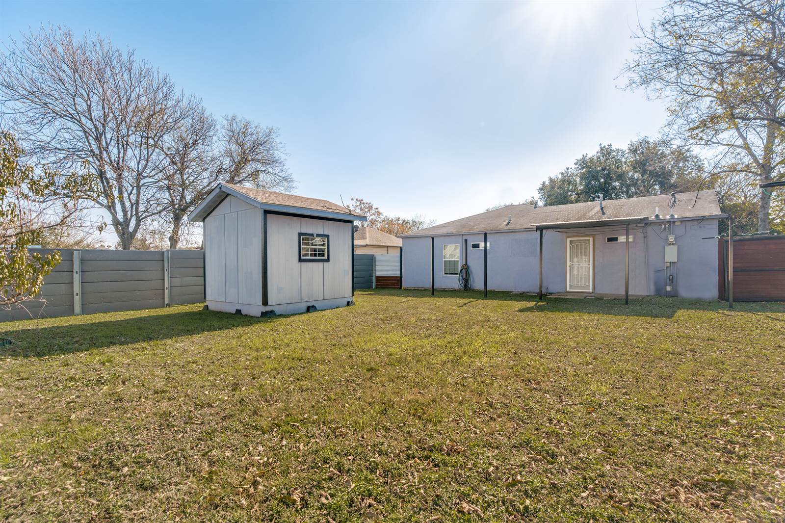 2833 Falls Drive, Dallas, TX 75211