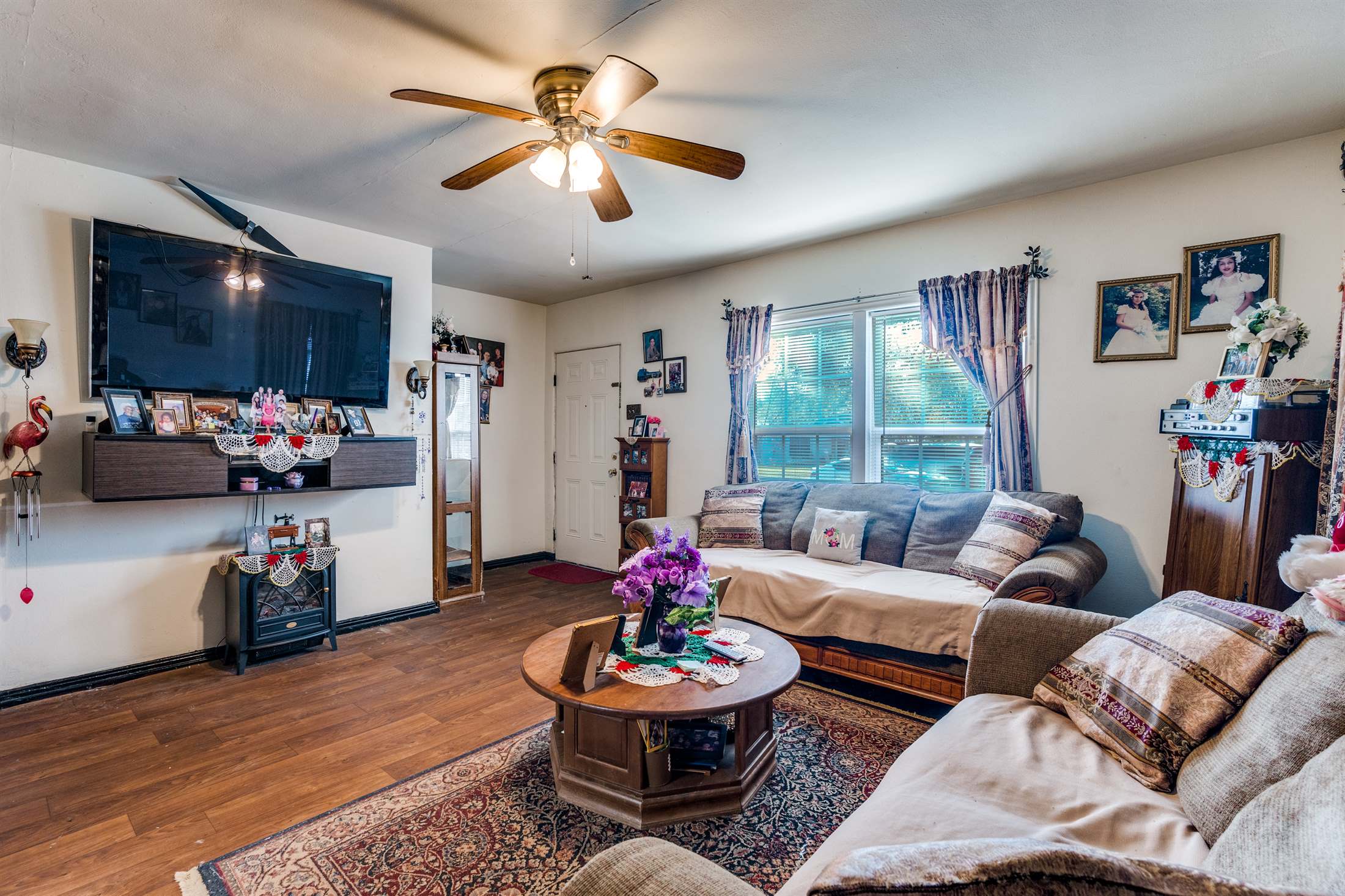 2833 Falls Drive, Dallas, TX 75211