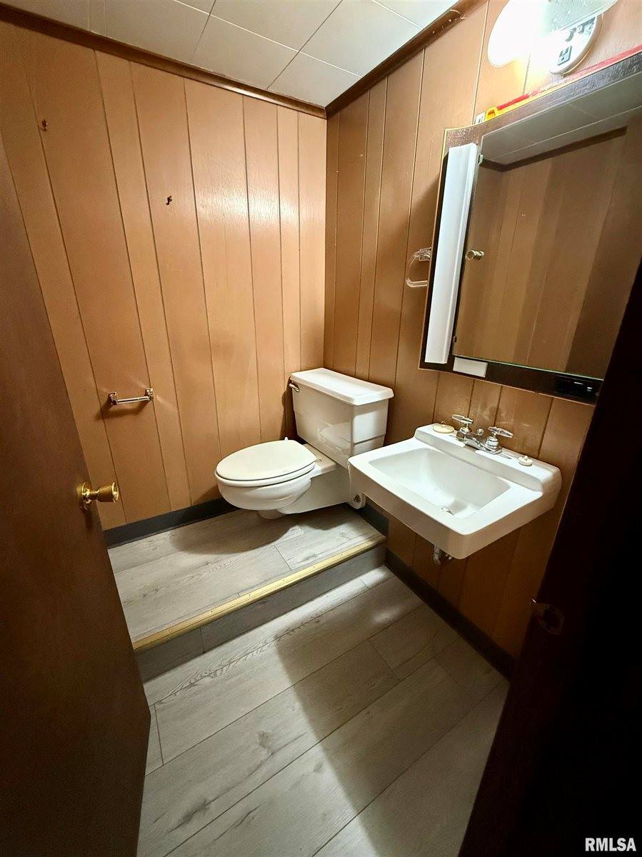 331 6TH Street, Colona, IL 61241