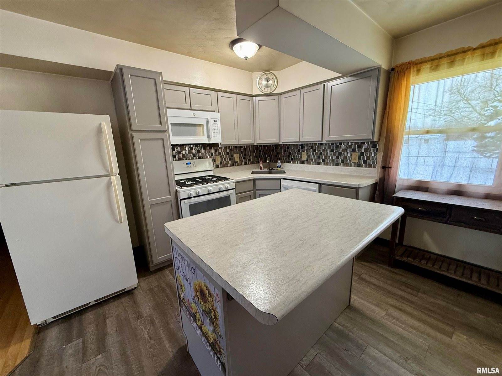 331 6TH Street, Colona, IL 61241