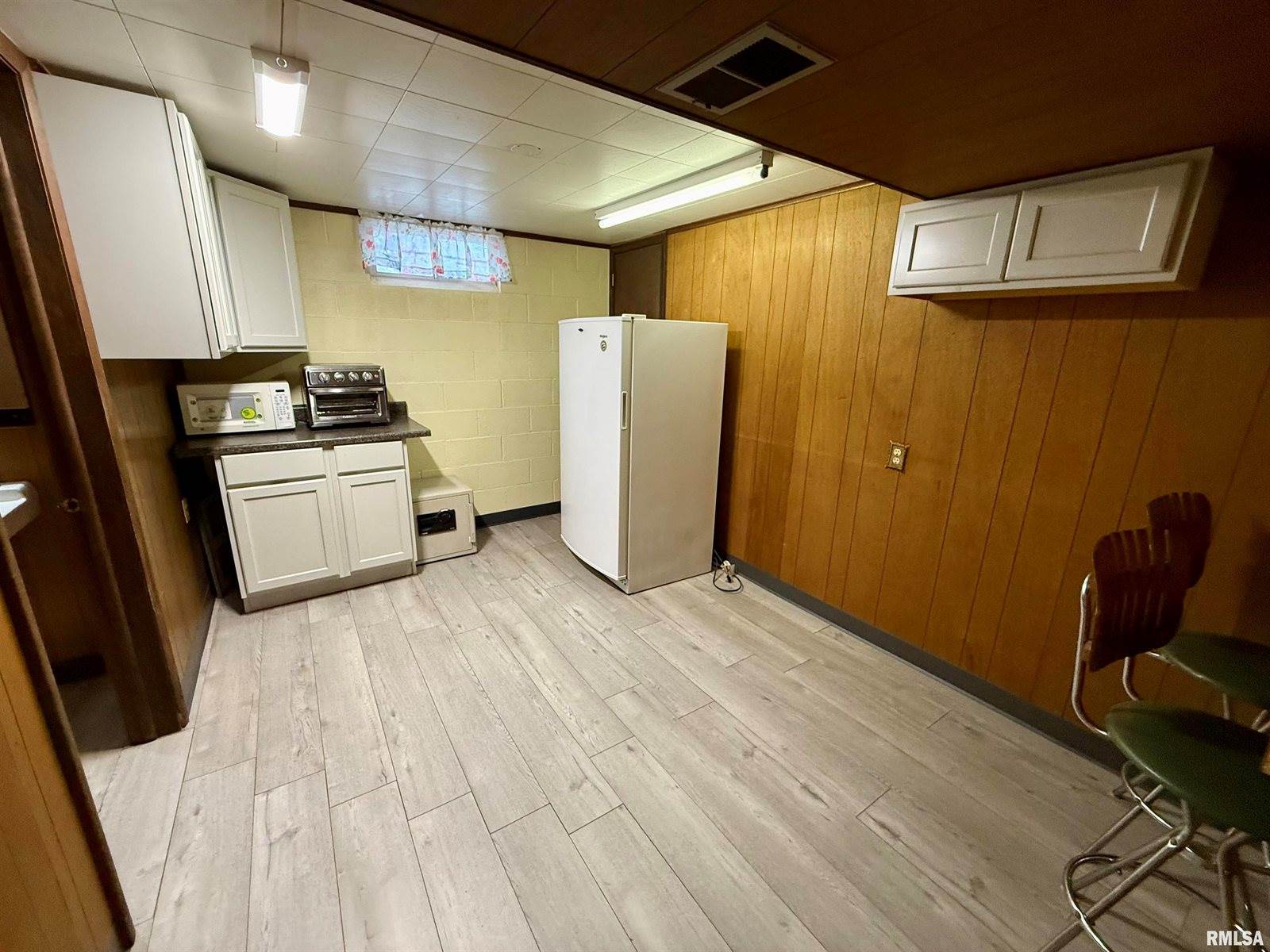 331 6TH Street, Colona, IL 61241