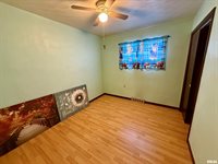 331 6TH Street, Colona, IL 61241