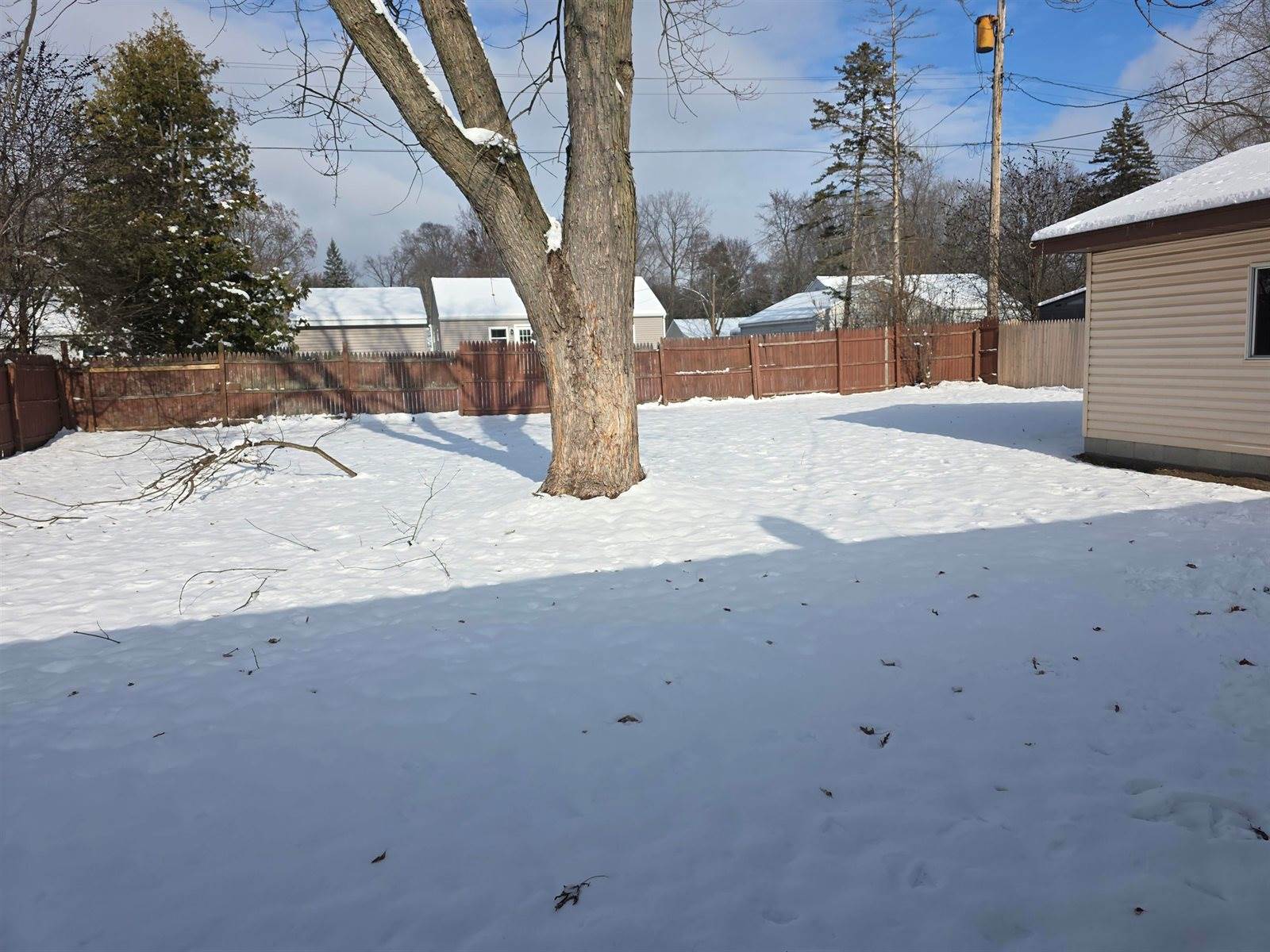 1105 Corrine Street, Midland, MI 48642