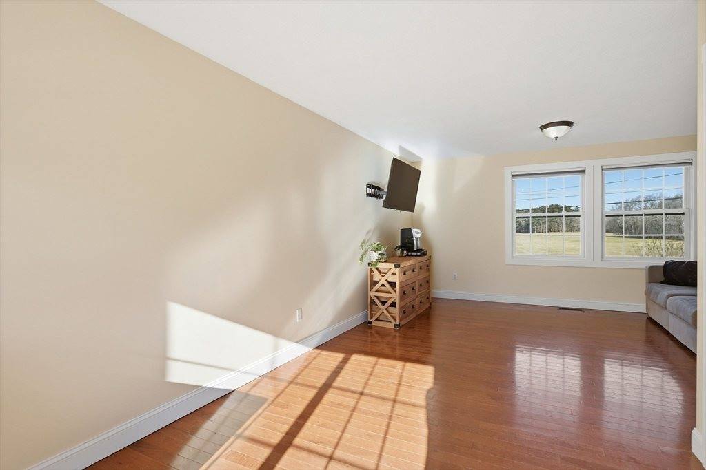 255 West St, Belchertown, MA 01007