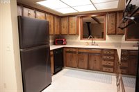 1110 NW Springwood Ln, McMinnville, OR 97128