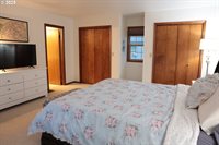 1110 NW Springwood Ln, McMinnville, OR 97128