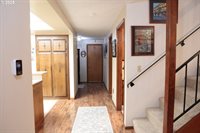 1110 NW Springwood Ln, McMinnville, OR 97128