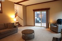 1110 NW Springwood Ln, McMinnville, OR 97128