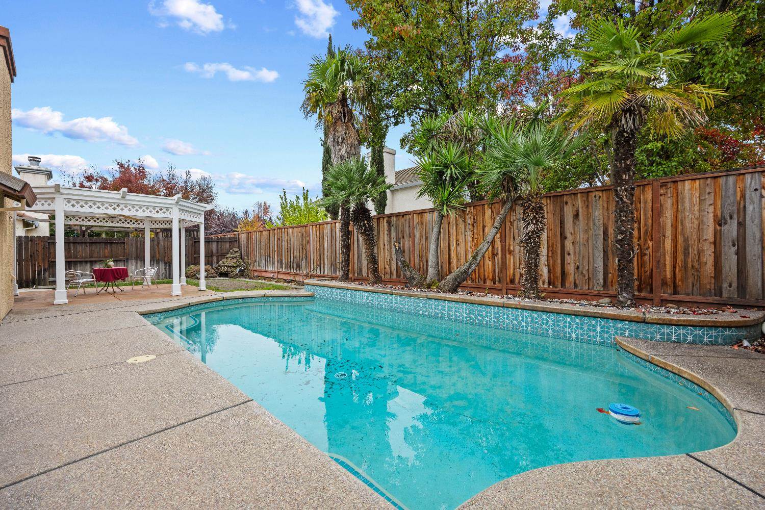 1209 Camino Capistrano, Roseville, CA 95747