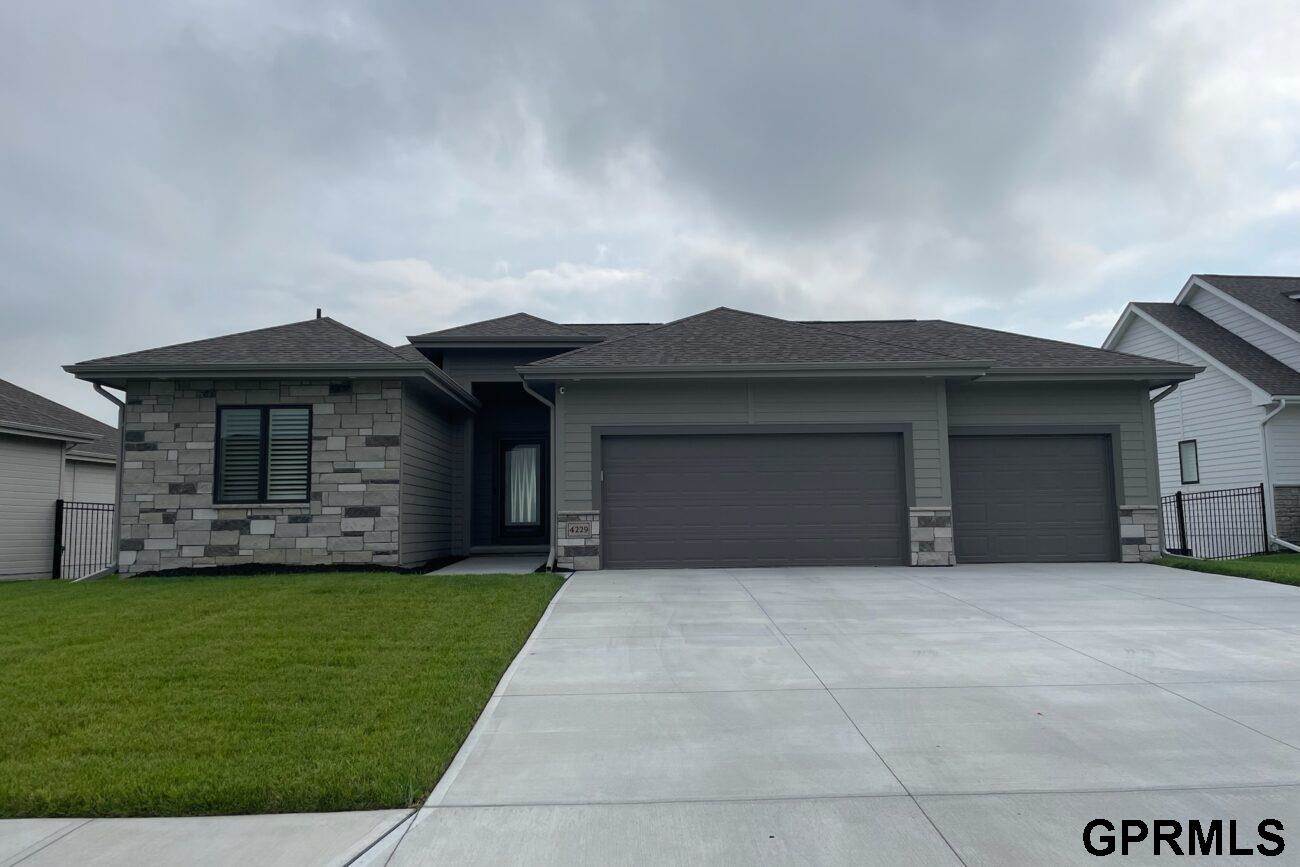 11905 South 110Th Street, Papillion, NE 68046