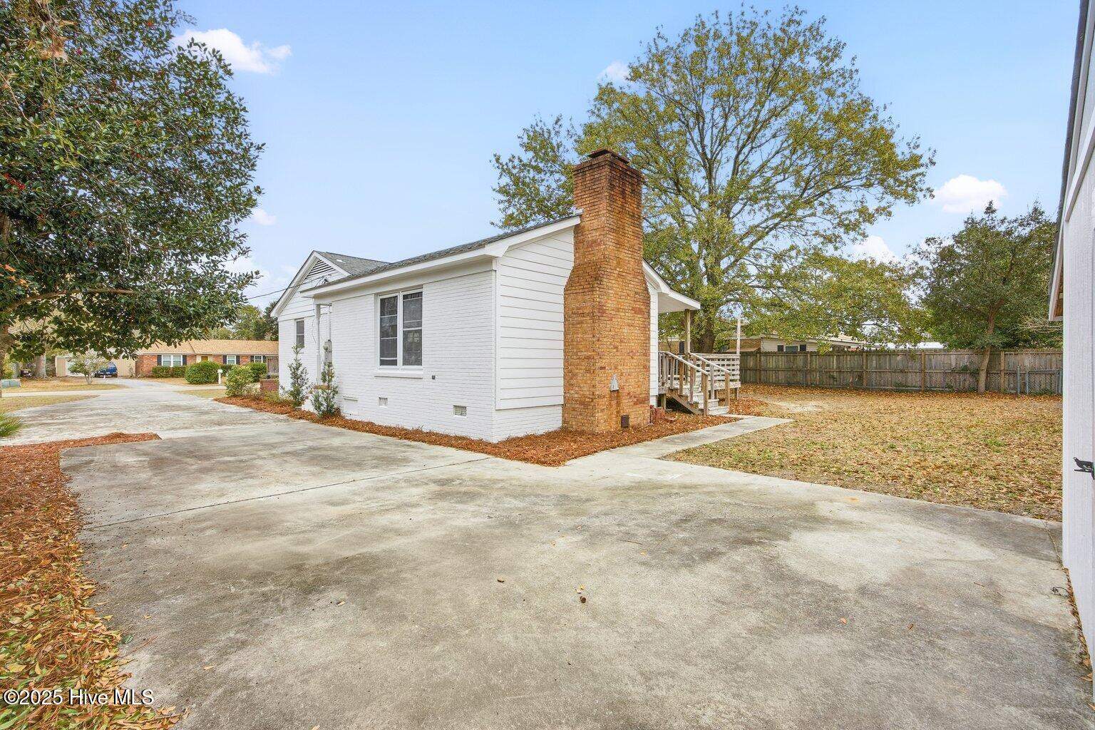 318 North Crestwood Drive, Wilmington, NC 28405
