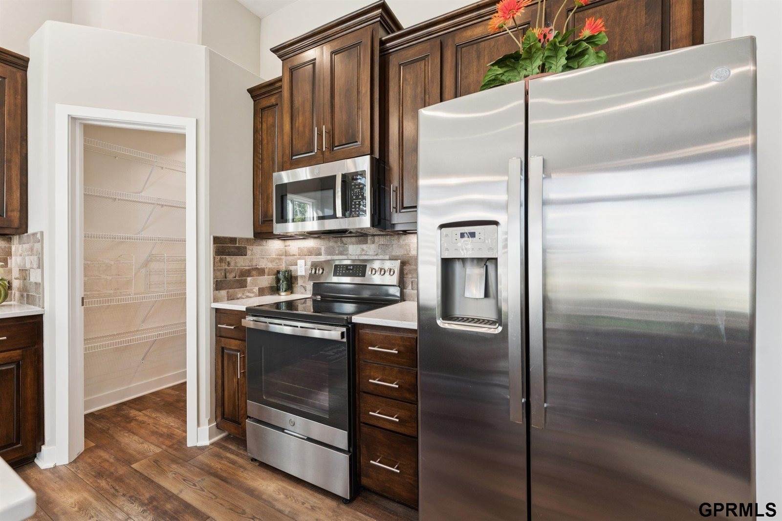 17676 Potter Street, Bennington, NE 68007