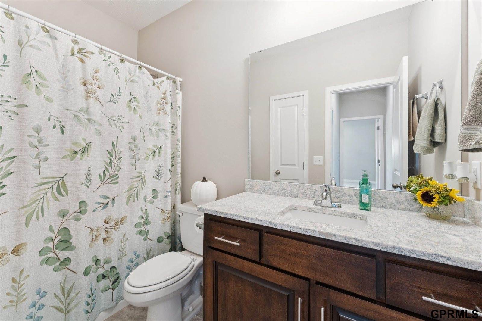 17676 Potter Street, Bennington, NE 68007