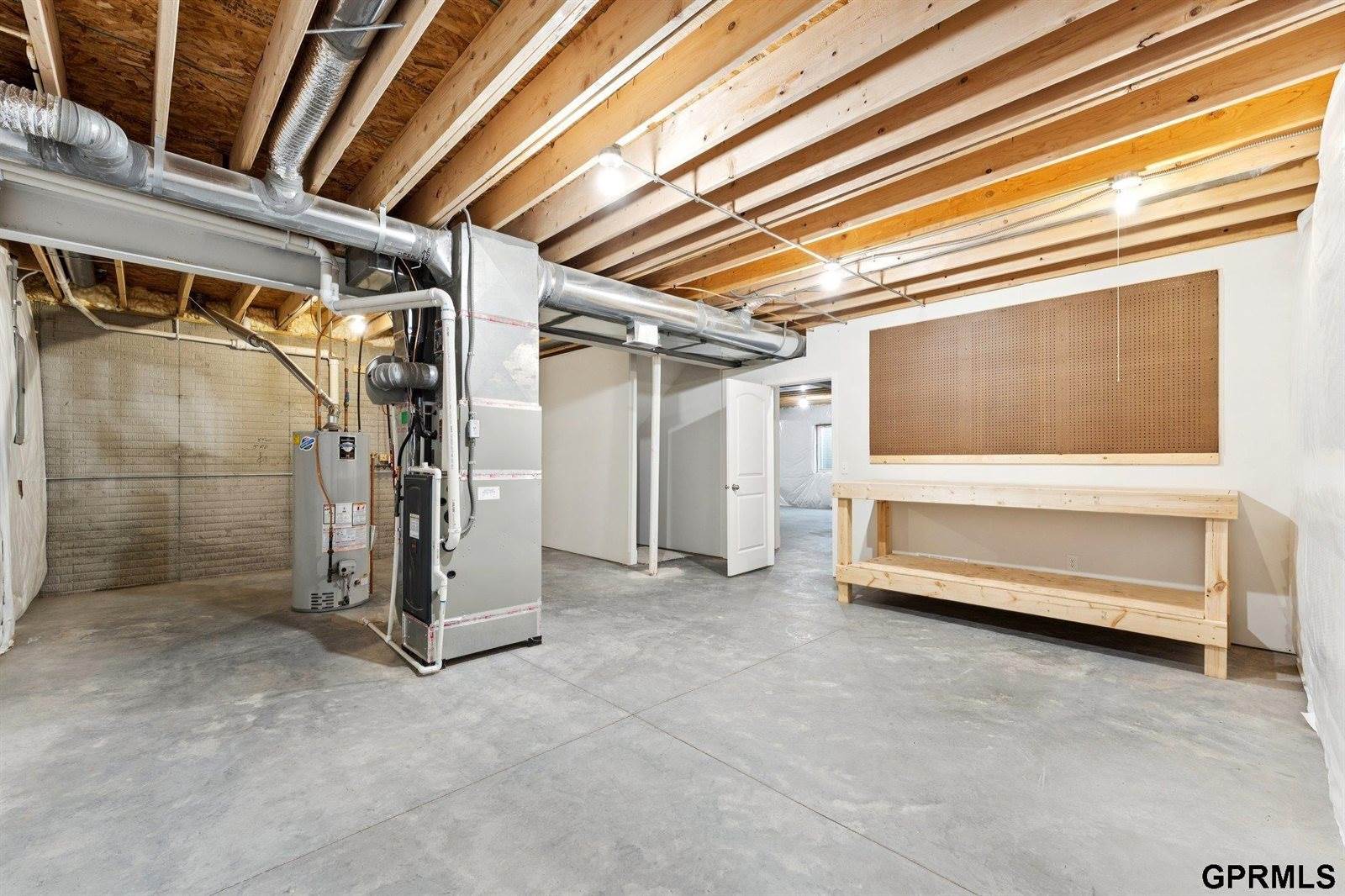 17676 Potter Street, Bennington, NE 68007