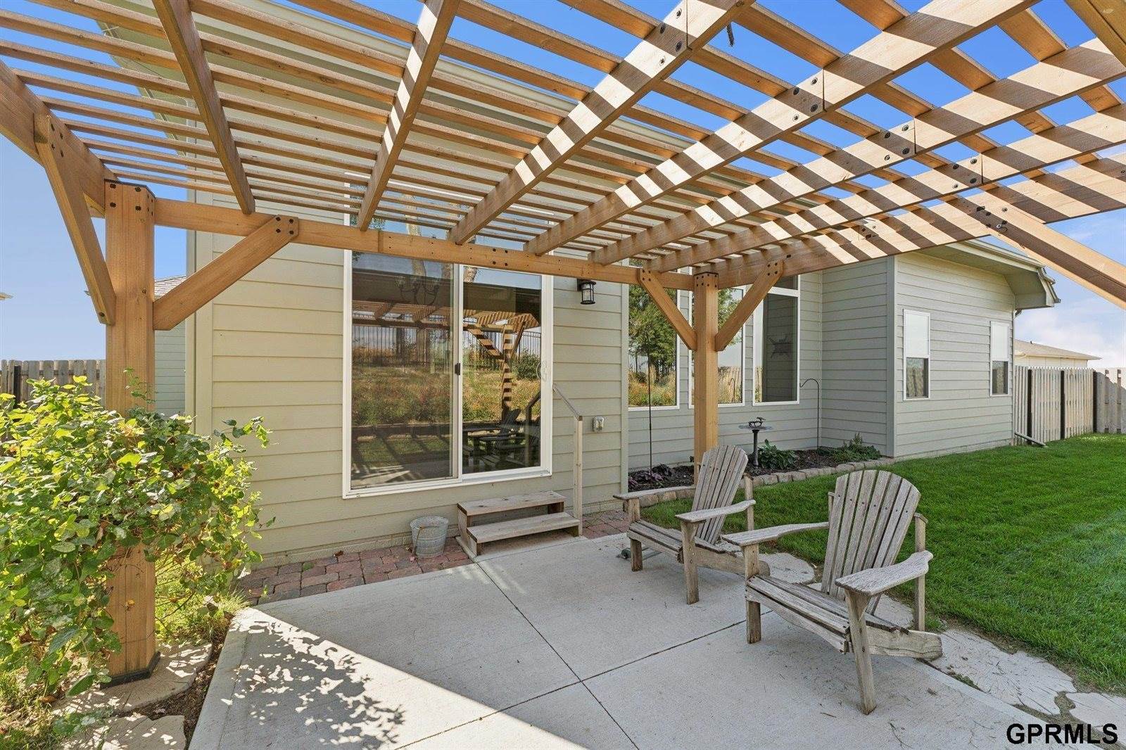 17676 Potter Street, Bennington, NE 68007