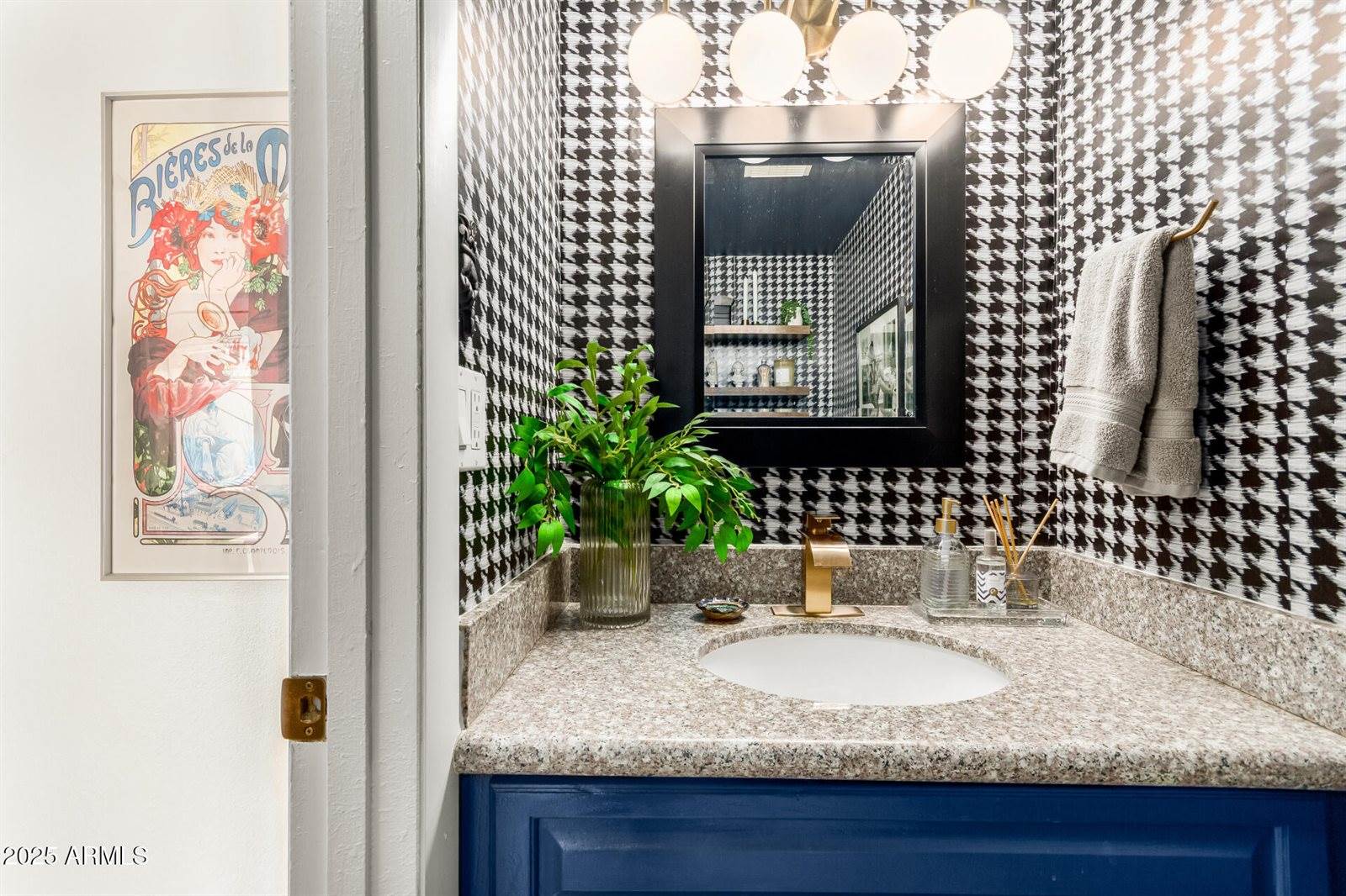 4537 North 17TH Avenue, Phoenix, AZ 85015