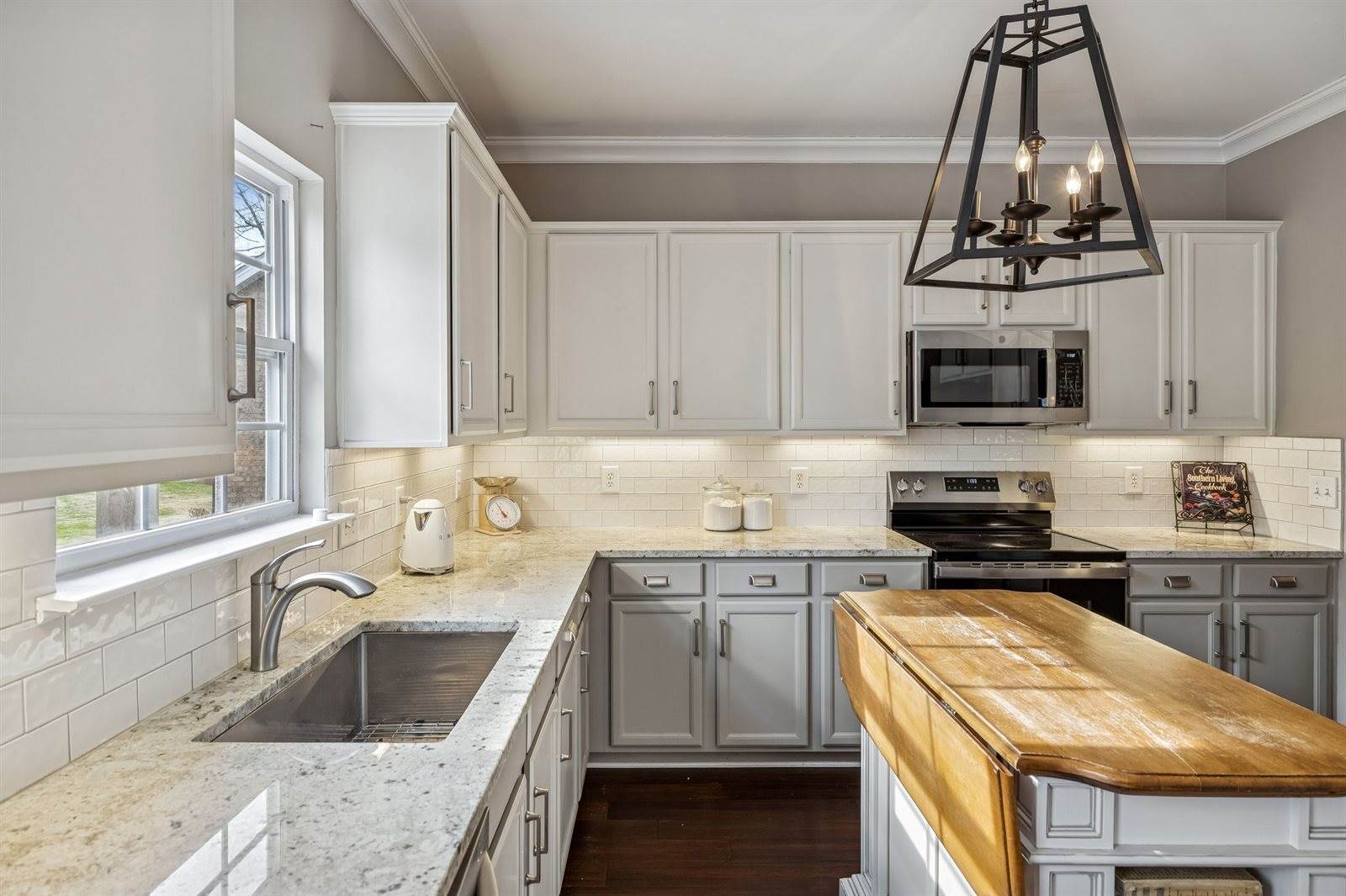 7717 Riverview Bend Dr, Nashville, TN 37221