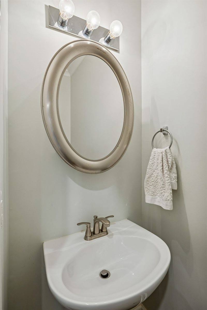 7717 Riverview Bend Dr, Nashville, TN 37221