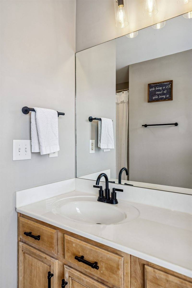 7717 Riverview Bend Dr, Nashville, TN 37221