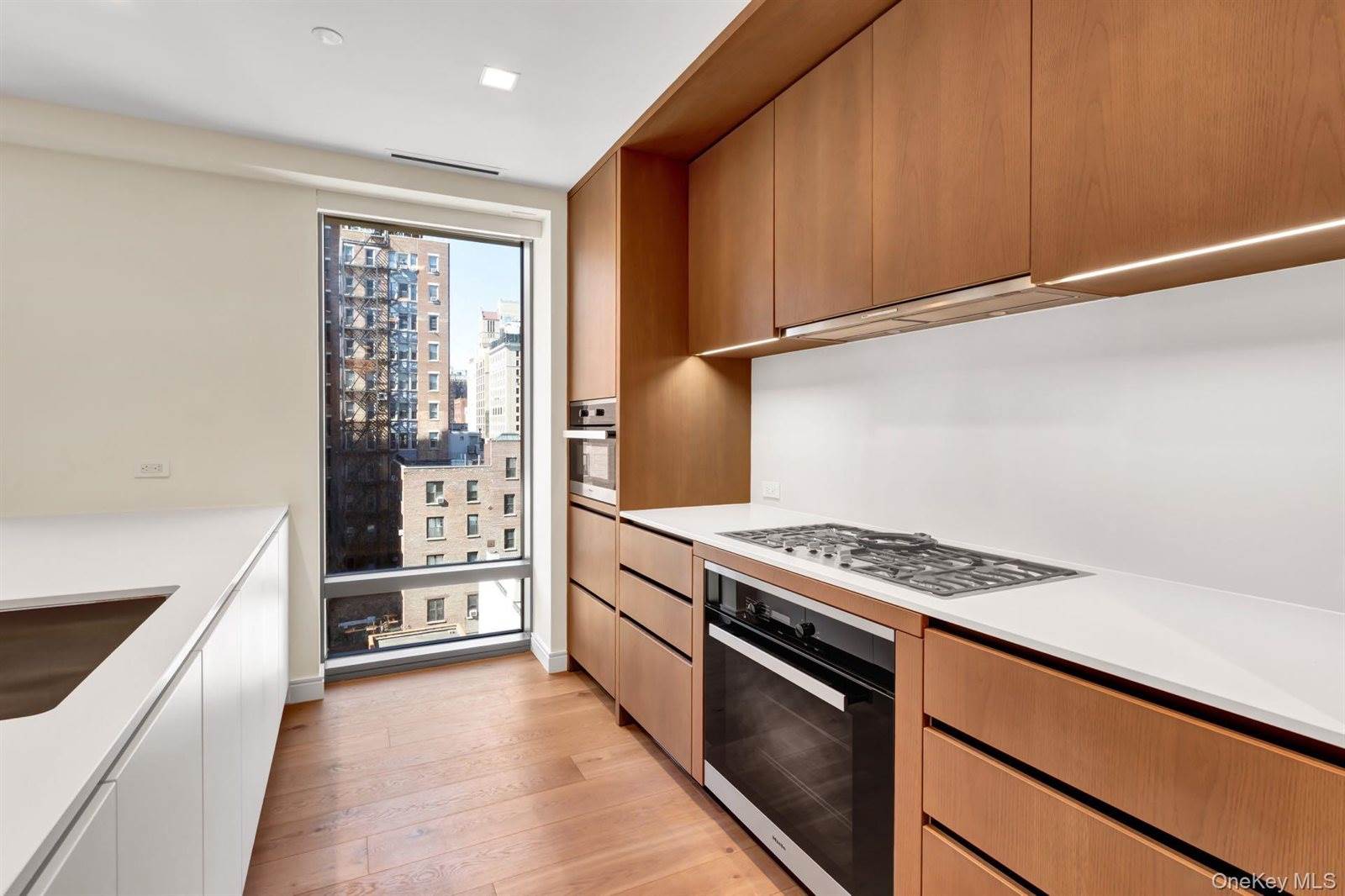 200 East 21st Street, New York, NY 10010