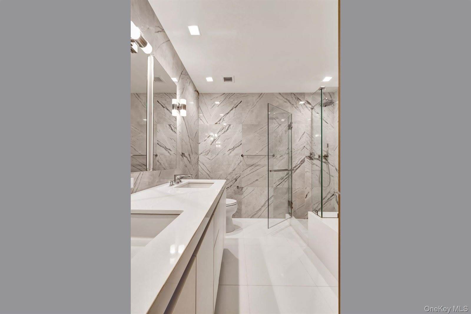 200 East 21st Street, New York, NY 10010