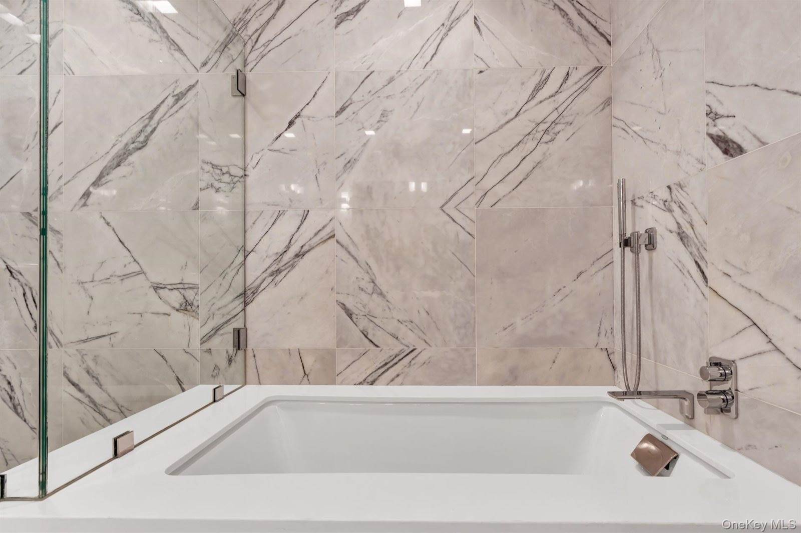 200 East 21st Street, New York, NY 10010