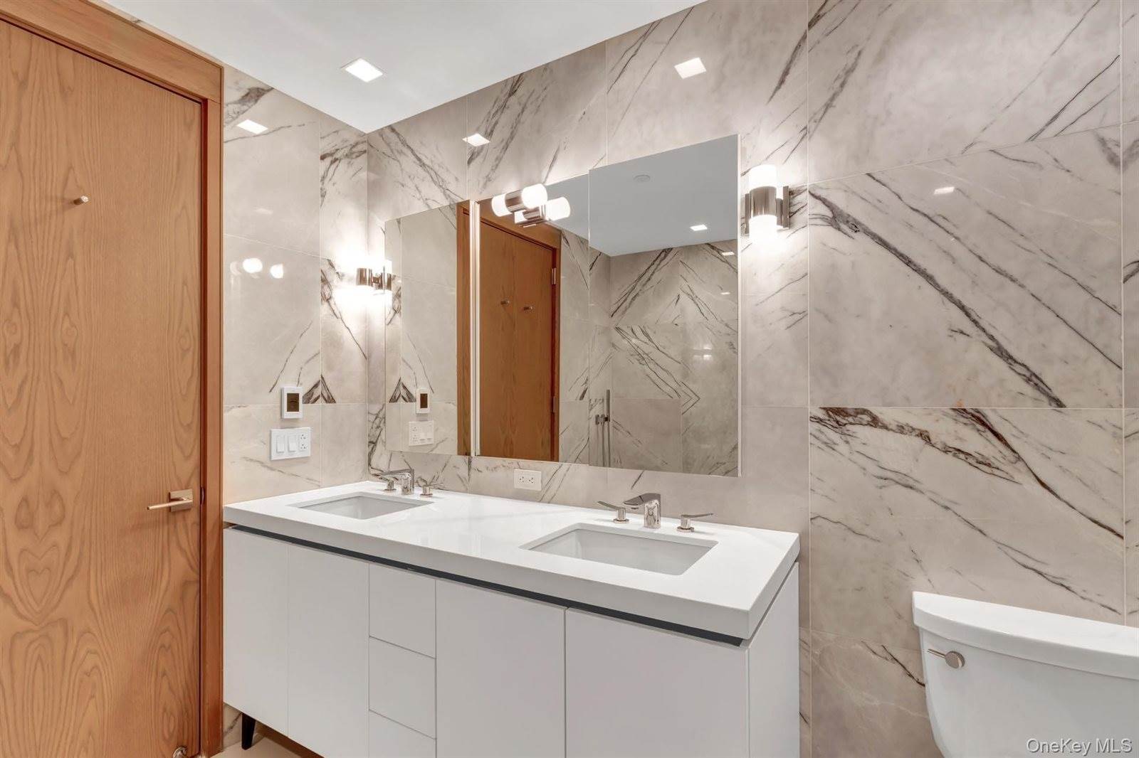 200 East 21st Street, New York, NY 10010