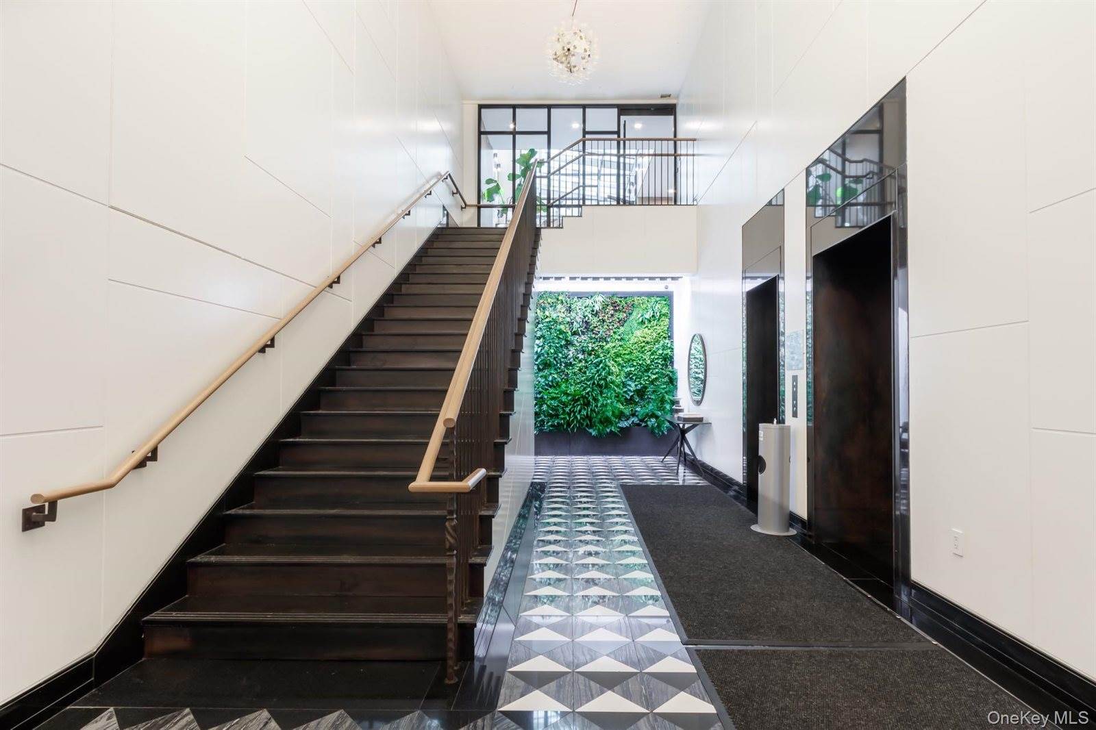 200 East 21st Street, New York, NY 10010