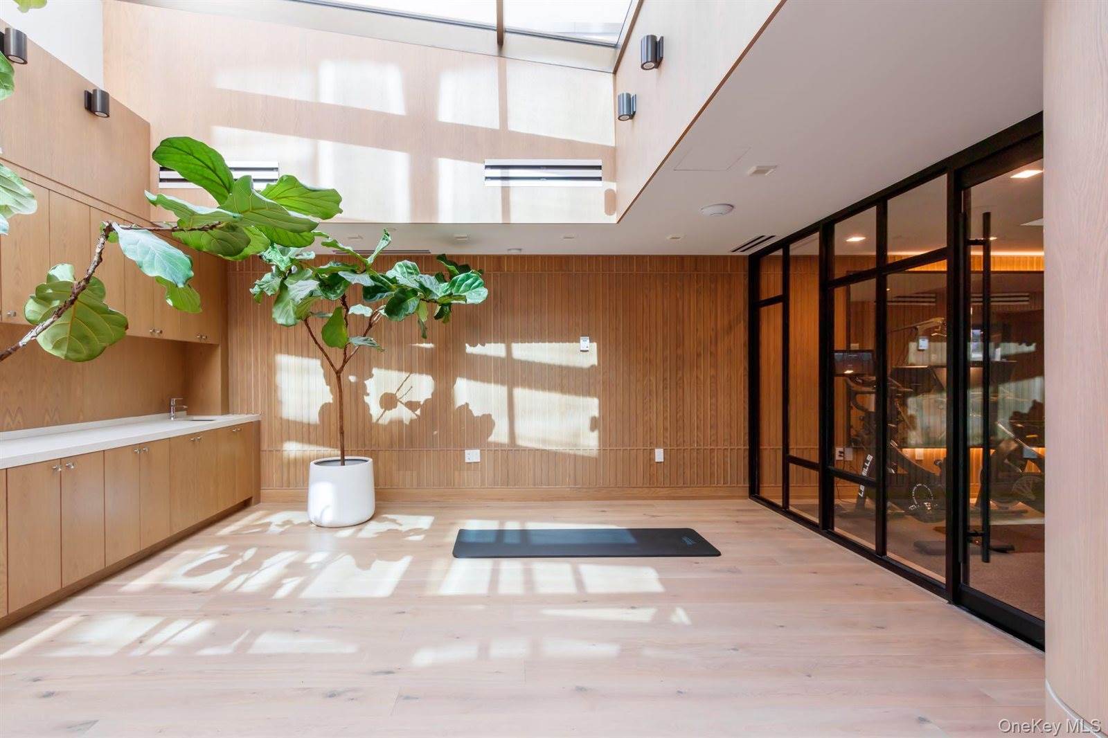 200 East 21st Street, New York, NY 10010