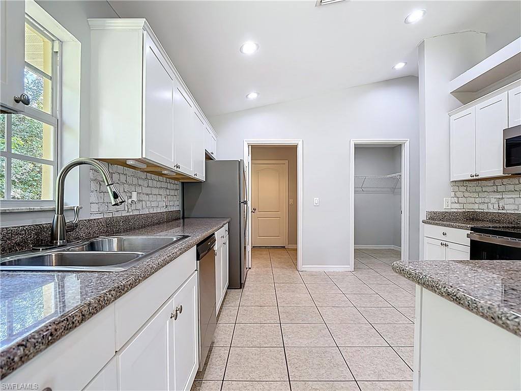 2812 4th St SW, Lehigh Acres, FL 33976