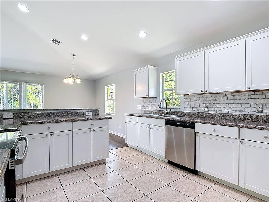 2812 4th St SW, Lehigh Acres, FL 33976