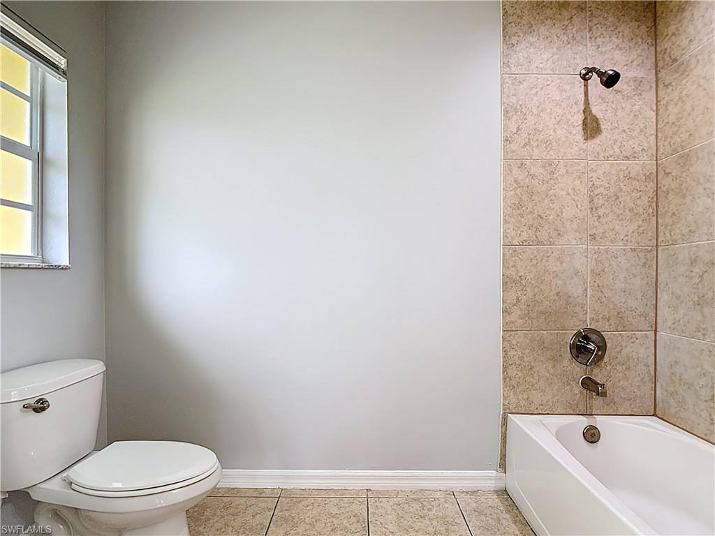 2812 4th St SW, Lehigh Acres, FL 33976