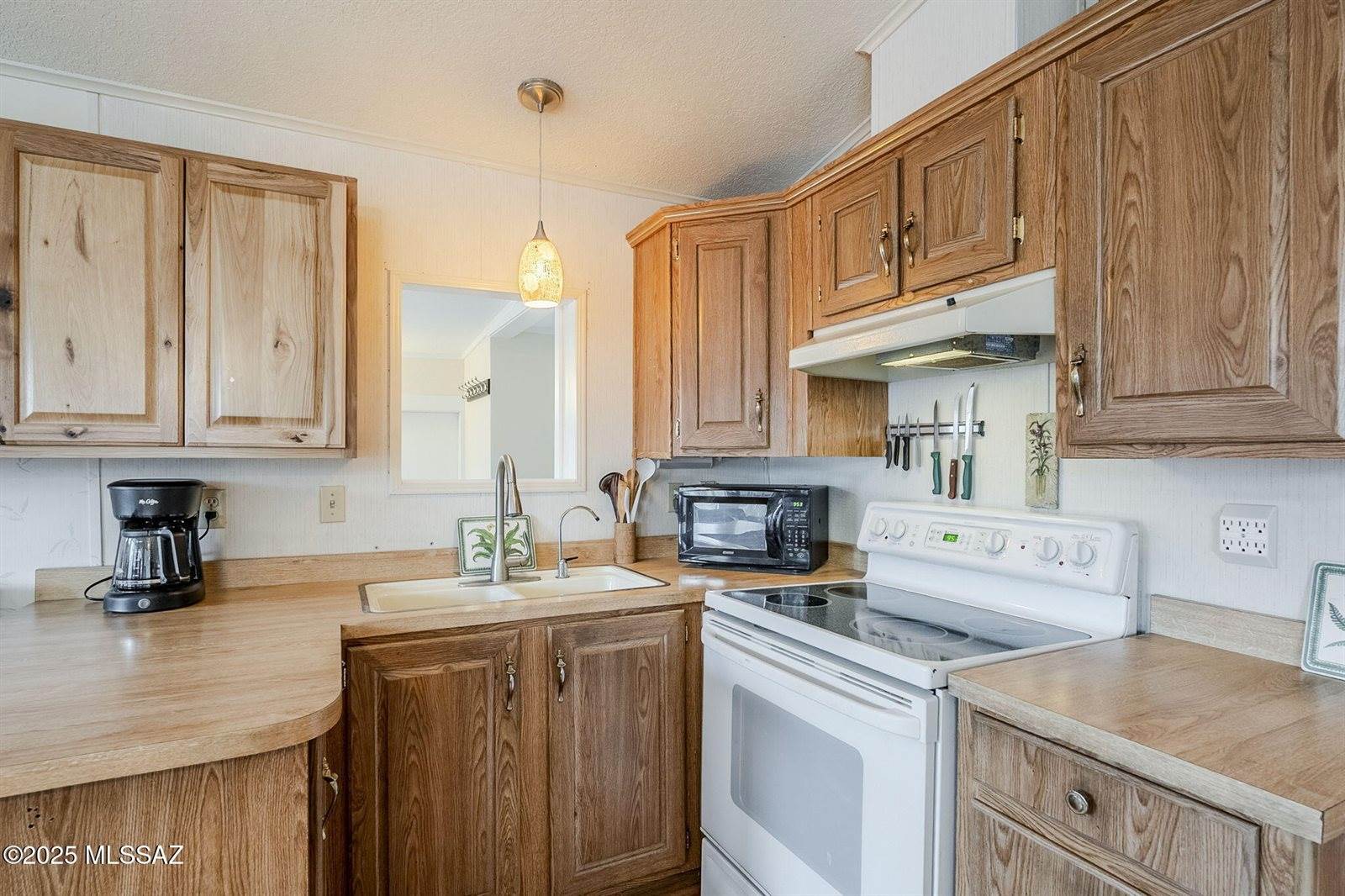 4555 South Mission Road, Tucson, AZ 85746