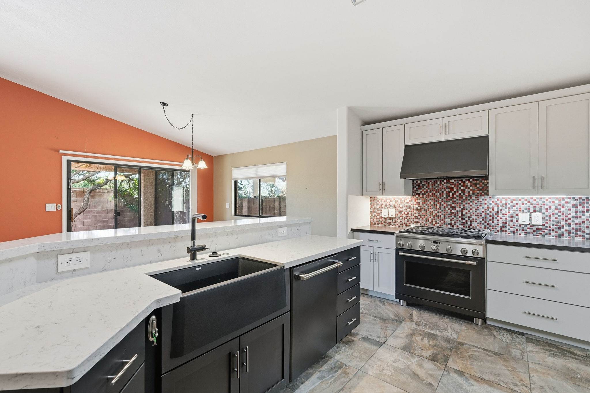 7124 E Navigator Lane, Tucson, AZ 85756