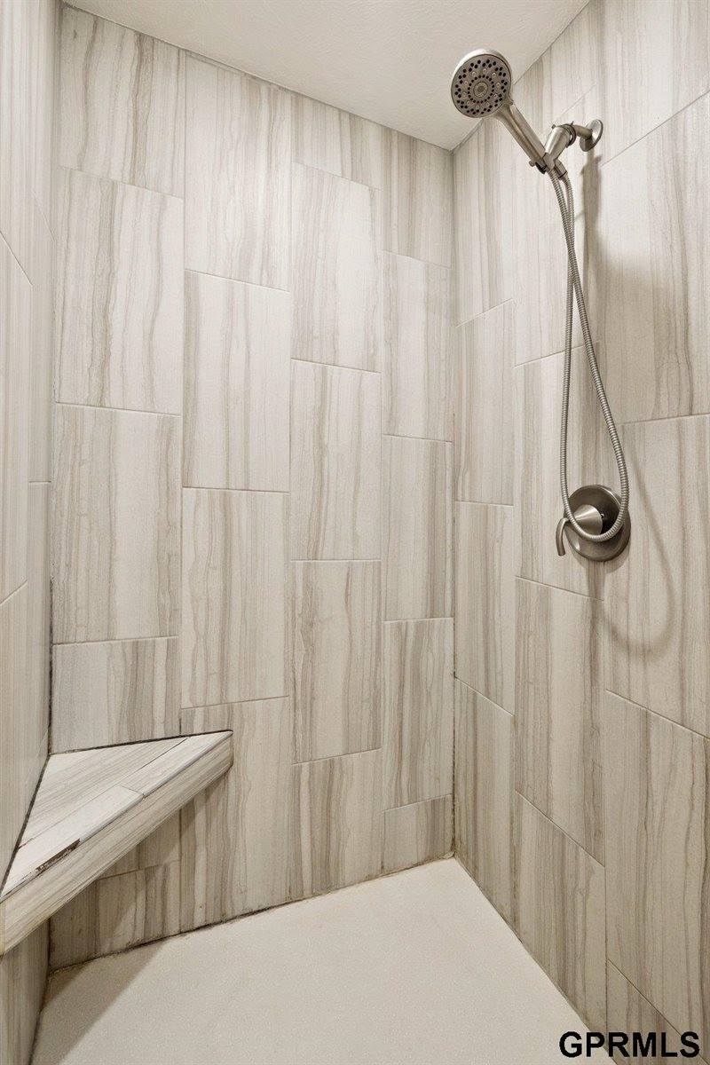 4504 South 198Th Street, Omaha, NE 68135