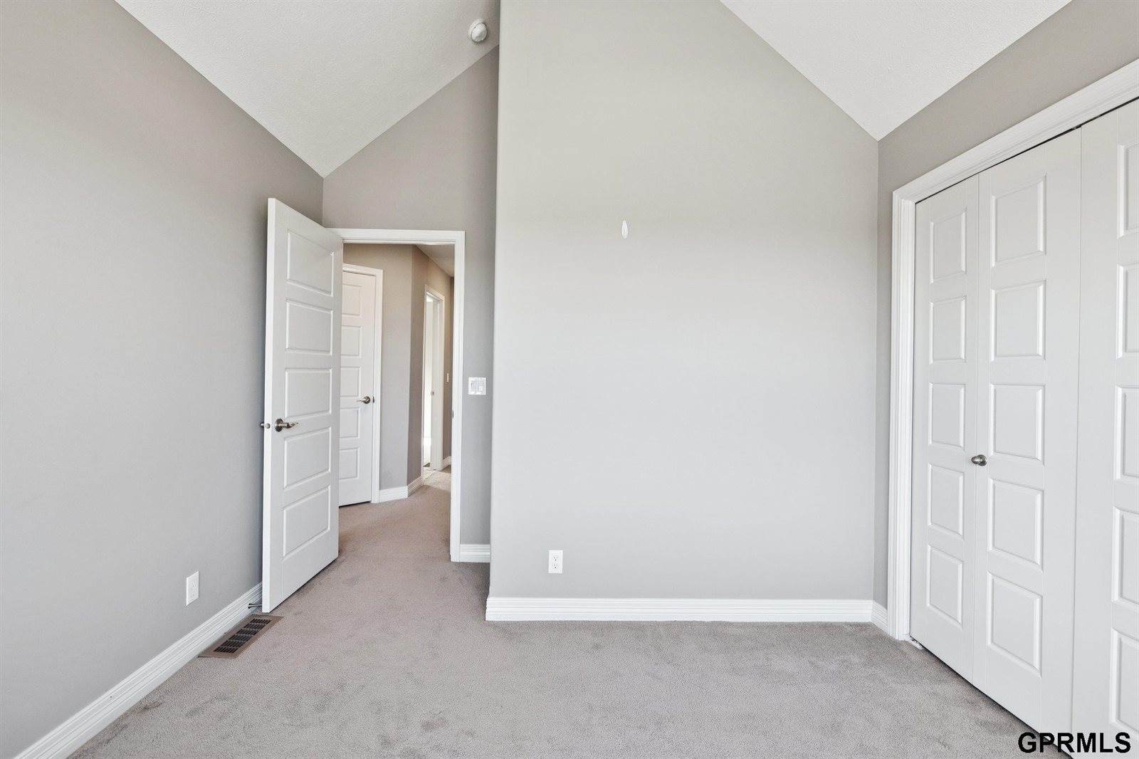 4504 South 198Th Street, Omaha, NE 68135